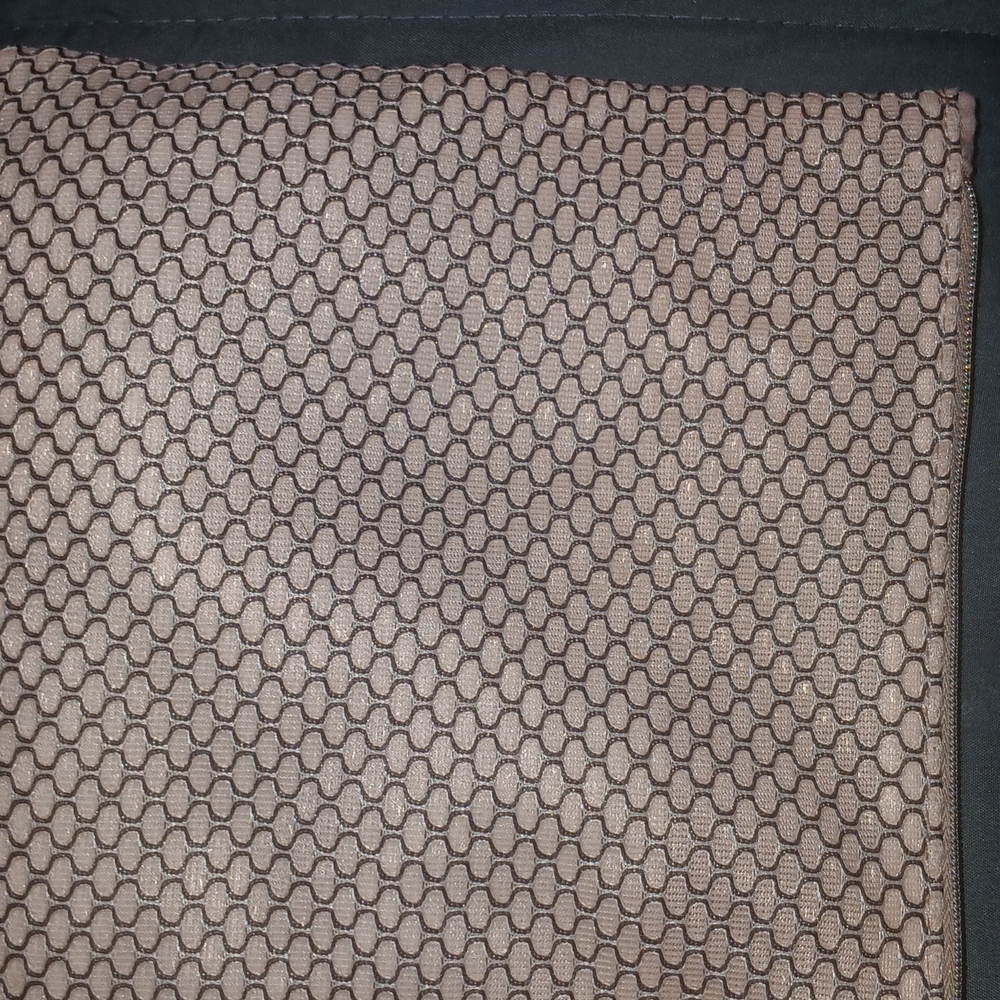 Chic Textured Skirt in Beige and Black Makeup Bag
